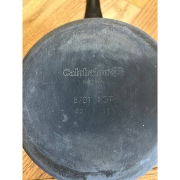 Calphalon Pot - Picture 3 of 4